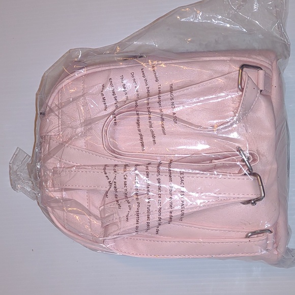 😺MISS GWEN OMG! 🌈 Rainbow Mini Backpack - Picture 13 of 15